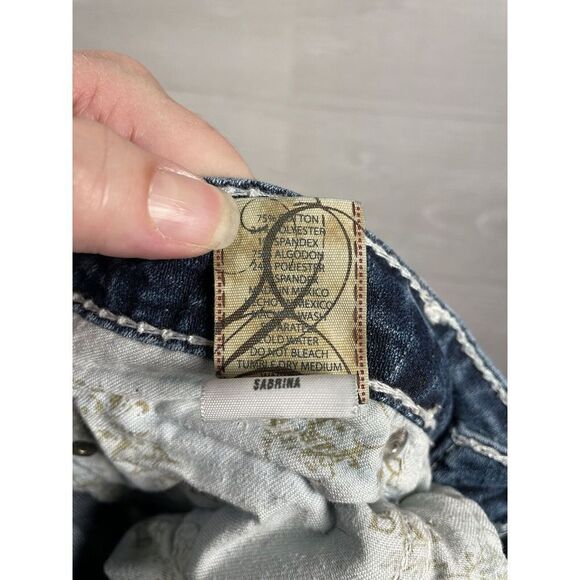 BKE Sabrina Distressed Jeans - Size 26x31 - Excellent Condition - Picture 8 of 8
